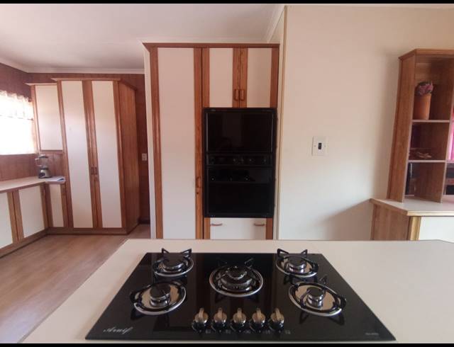 4 BEDROOM HOUSE FOR SALE IN THREE RIVERS EAST